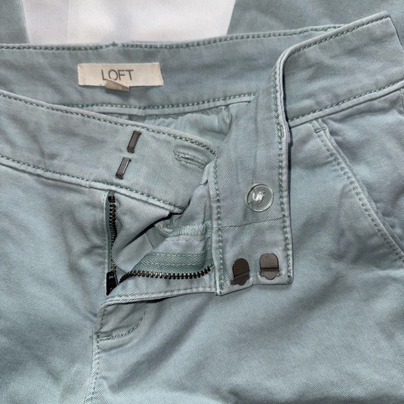 LOFT Women's Soft Gray/Blue Capri Pants Size 4P - Picture 4 of 5